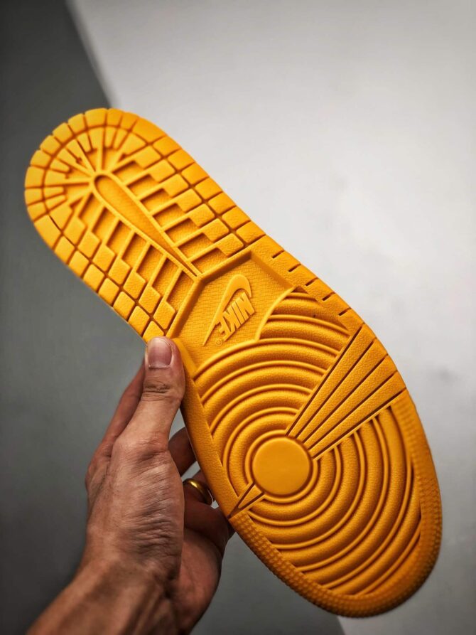 AIR JORDAN 1 MID GS 'LAKERS' REPLICA - immagine 6