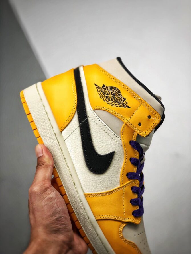 AIR JORDAN 1 MID GS 'LAKERS' REPLICA - immagine 3