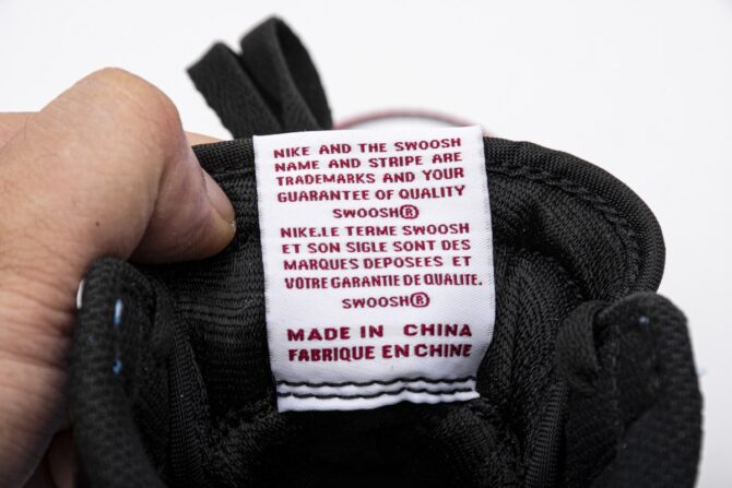 AIR JORDAN 1 RETRO HIGH OG 'FEARLESS' REPLICA - immagine 7