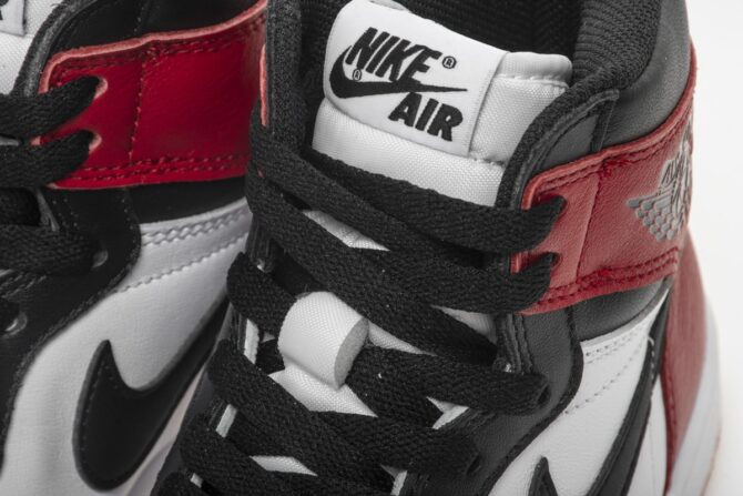 AIR JORDAN 1 RETRO HIGH REPLICA 'SATIN BLACK TOE' - immagine 5
