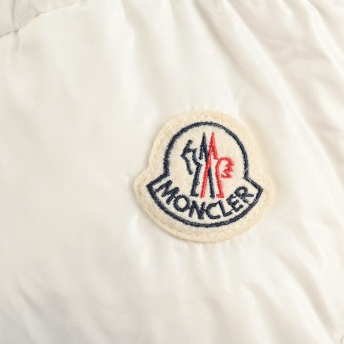 REPLICA MONCLER GIACCA TRAPUNTATA CON CAPPUCCIO 'BIANCO' - immagine 3
