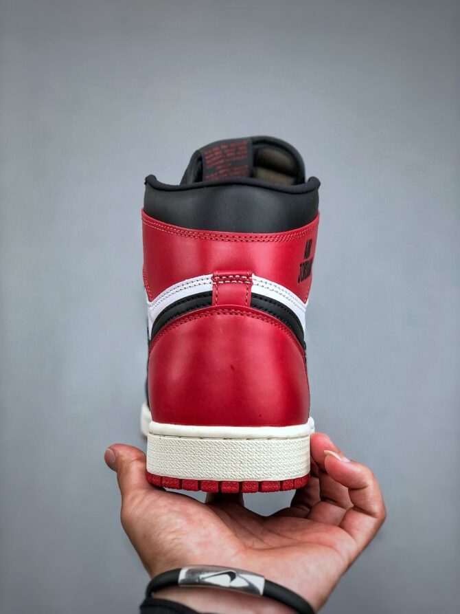 JORDAN 1 RETRO HIGH OG ‘BLACK TOE’ REIMAGINED REPLICA - immagine 4