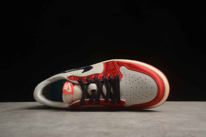 JORDAN 1 RETRO LOW 'TROPHY ROOM AWAY' REPLICA - immagine 5