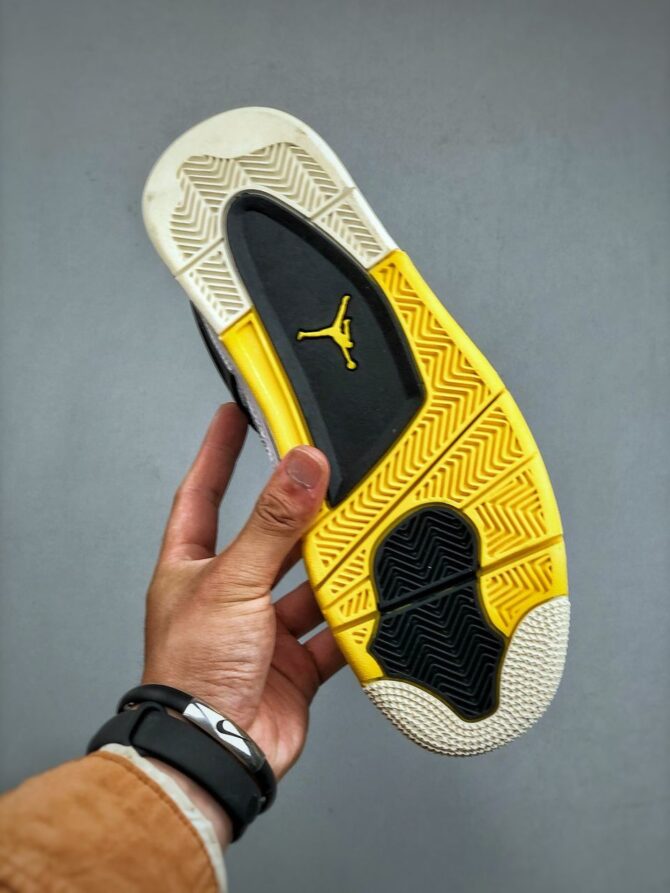 REPLICA JORDAN 4 RETRO ‘VIVID SULFUR’ - immagine 3