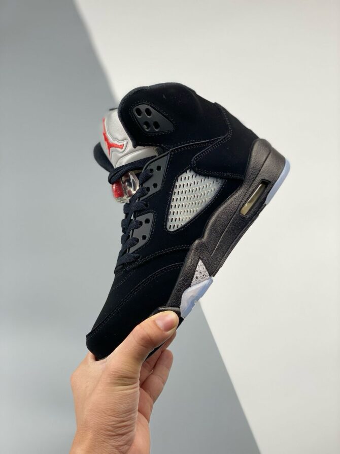 REPLICA JORDAN 5 RETRO 'BLACK METALLIC' REIMAGINED - immagine 5