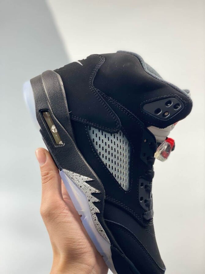 REPLICA JORDAN 5 RETRO 'BLACK METALLIC' REIMAGINED - immagine 2