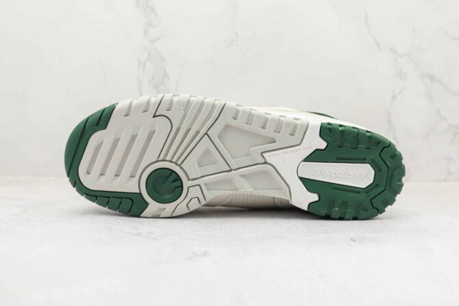 NEW BALANCE 550 SEA SALT 'PINE GREEN' - immagine 4