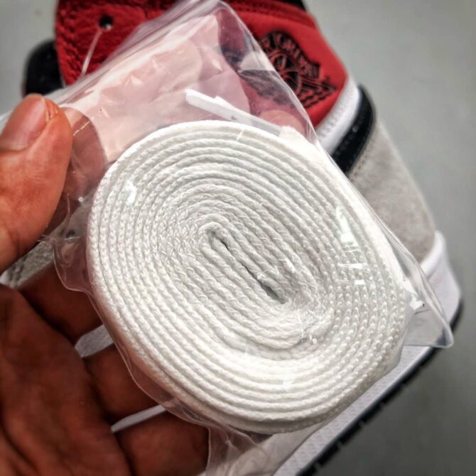 AIR JORDAN 1 RETRO HIGH OG 'GRIGIO FUMO' REPLICA - immagine 5