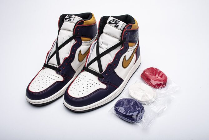 AIR JORDAN RETRO 1 LAKERS REPLICA 'LA TO CHICAGO' - immagine 7