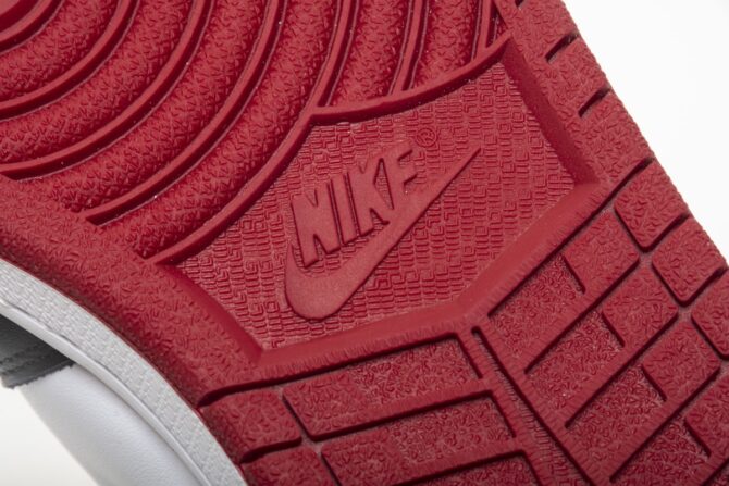 AIR JORDAN 1 RETRO HIGH REPLICA 'SATIN BLACK TOE' - immagine 2