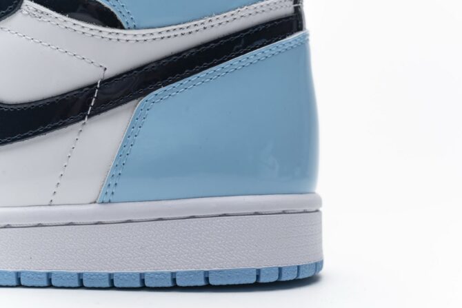 AIR JORDAN 1 RETRO HIGH OG 'BLUE CHILL' REPLICA - immagine 4